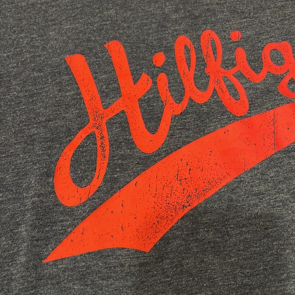 New with tag NWT size small Tommy Hilfiger T-shirt size small - Picture 2 of 12